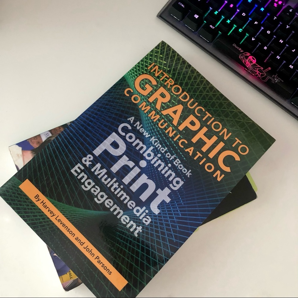 Introduction to Graphic Communication By Harvey Levenson & John Parsons - GCM110